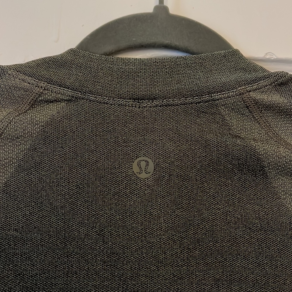 LULULEMON SEAMLESS TOP - Picture 6 of 6